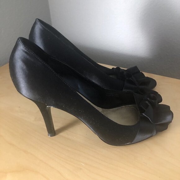 Tahari Sloan Satin Peep Toe Pumps - Whimsigoth Pin Up - Picture 6 of 14